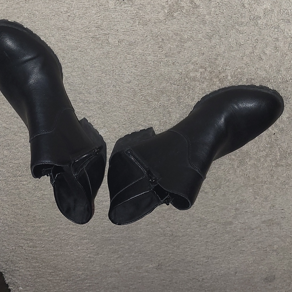 Boots - Picture 2 of 6